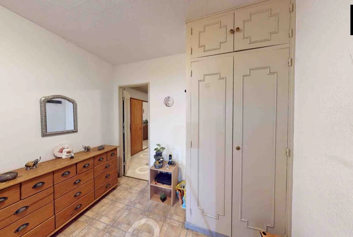 Appartement 4 pièces avec balcon à Mulhouse, proche commodités 