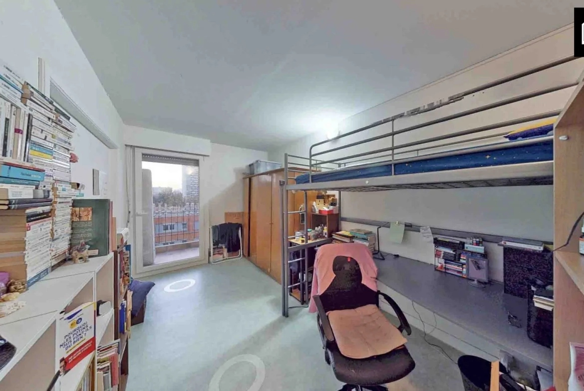 Appartement 4 pièces avec balcon à Mulhouse, proche commodités 