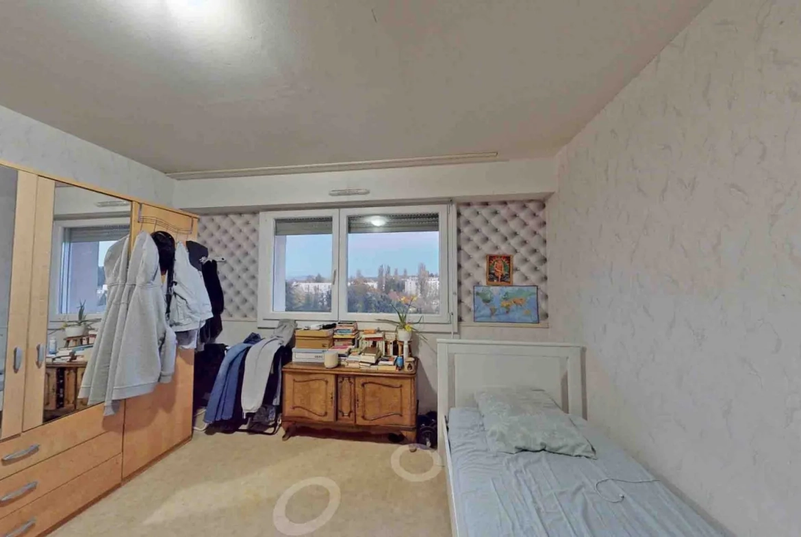 Appartement 4 pièces avec balcon à Mulhouse, proche commodités 