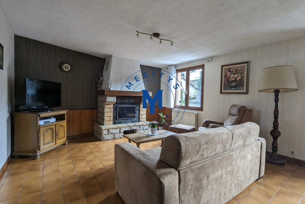 Charmante maison à Firminy avec terrasse et potentiel d'aménagement 