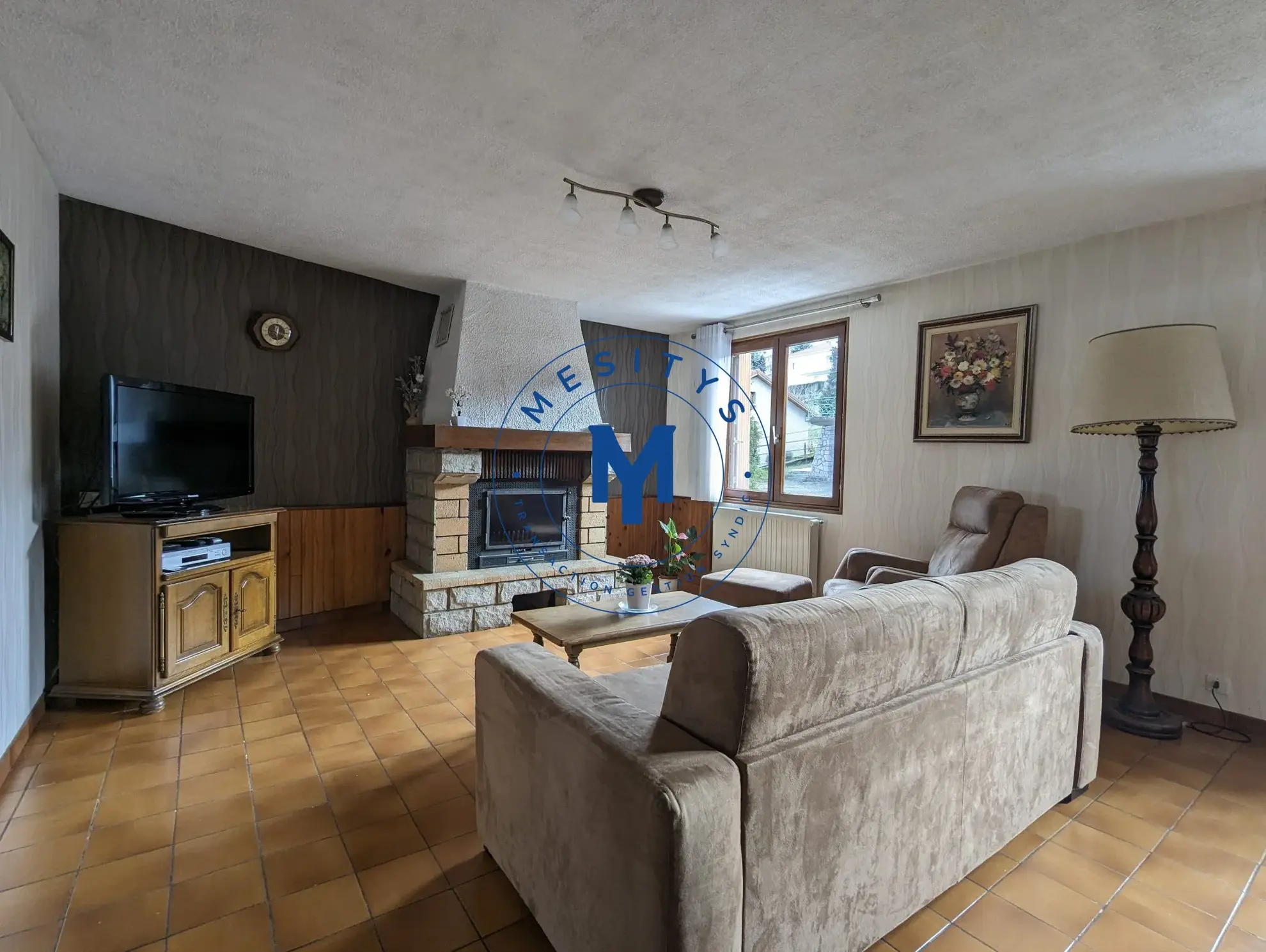 Charmante maison à Firminy avec terrasse et potentiel d'aménagement 