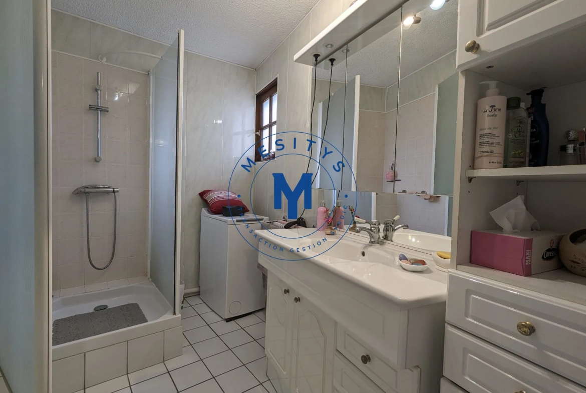 Charmante maison à Firminy avec terrasse et potentiel d'aménagement 