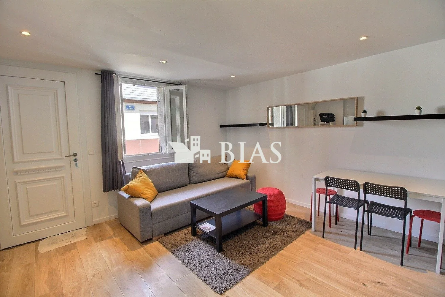 À vendre à Le Petit-Quevilly : Triplex meublé de 60 m² en parfait état pour investisseur 