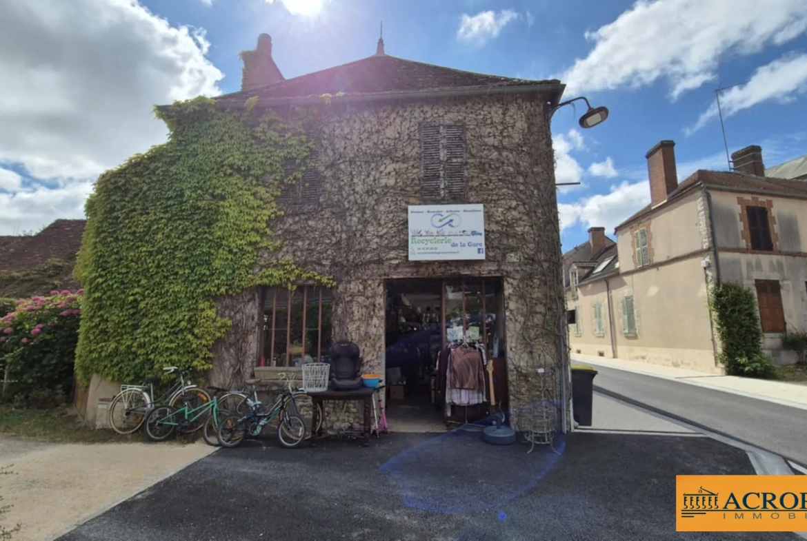 Local commercial de 200 m² en centre-ville à Nibelle 