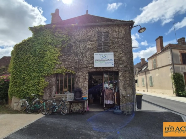 Local commercial de 200 m² en centre-ville à Nibelle