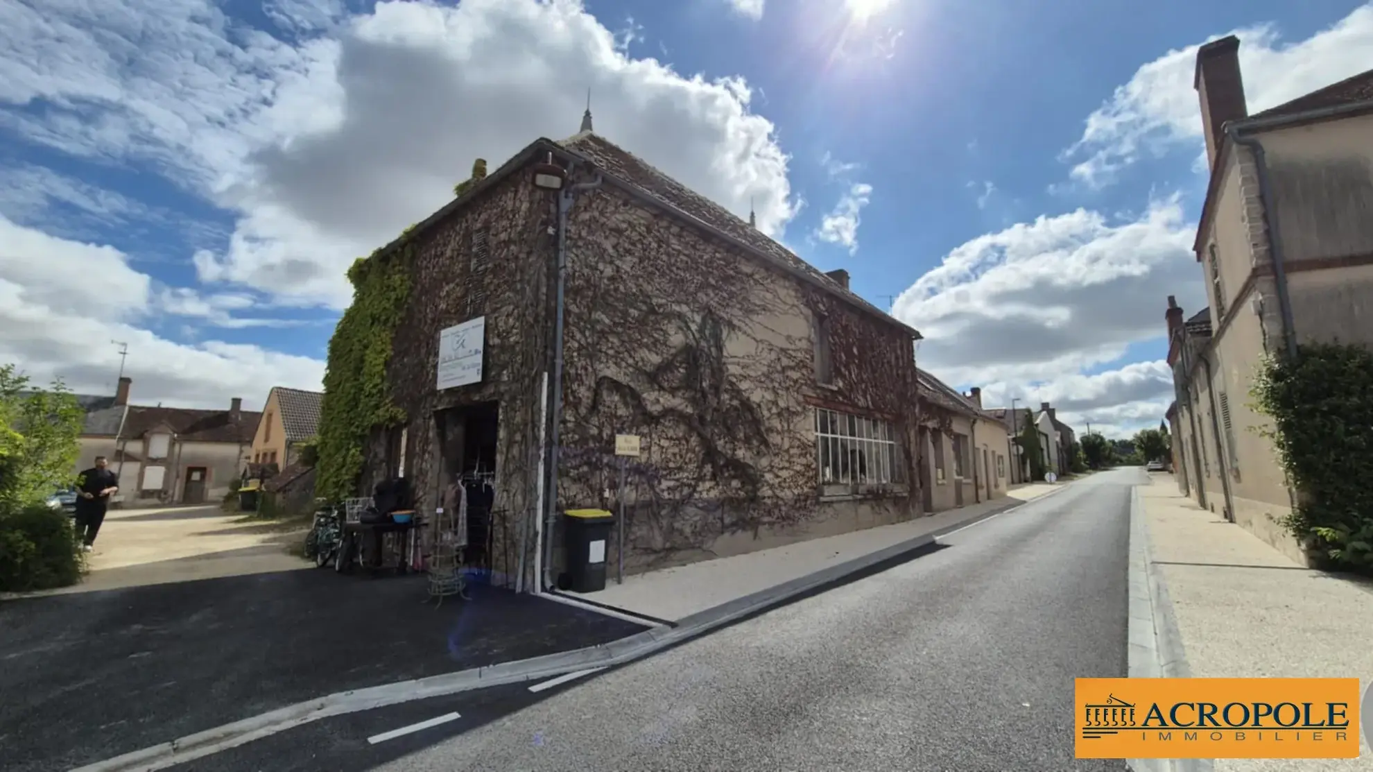 Local commercial de 200 m² en centre-ville à Nibelle 