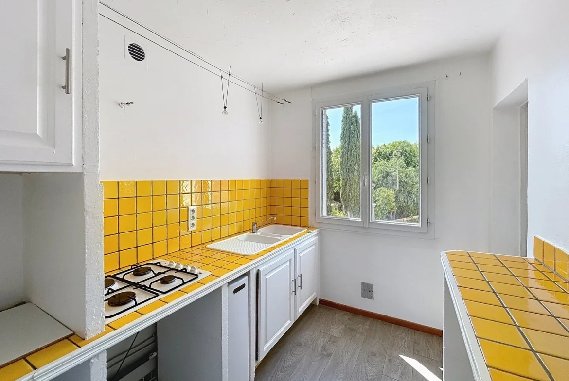 Appartement lumineux de 73m² avec balcon à Pertuis - Idéal premier achat ou investissement 