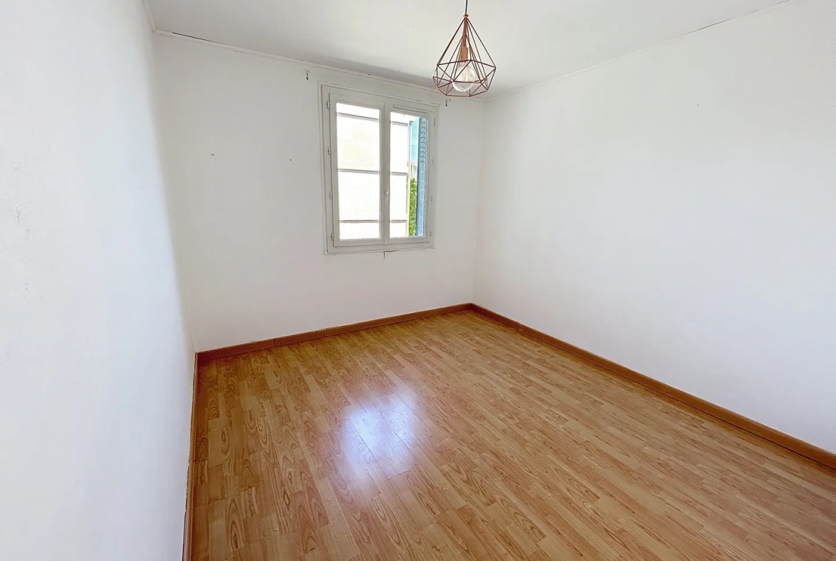 Appartement lumineux de 73m² avec balcon à Pertuis - Idéal premier achat ou investissement 