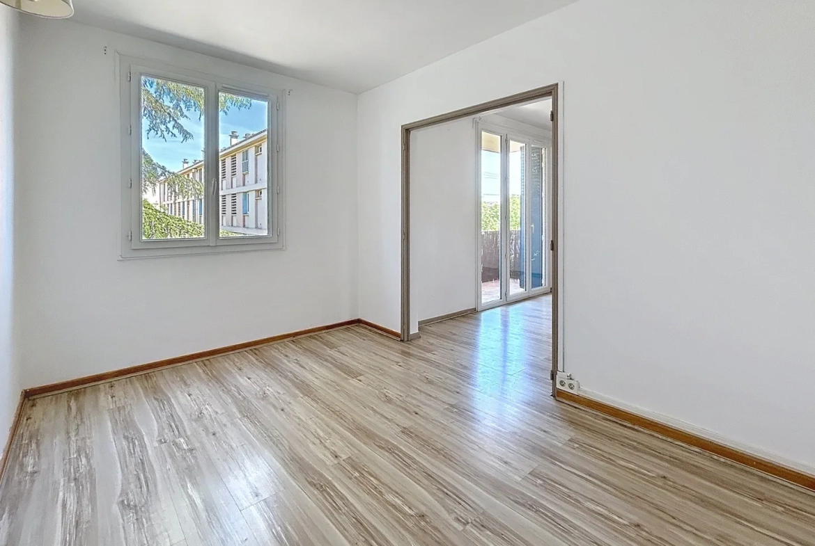 Appartement lumineux de 73m² avec balcon à Pertuis - Idéal premier achat ou investissement 