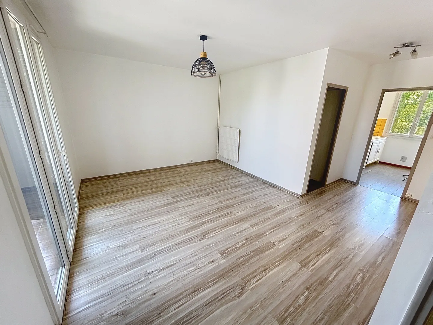 Appartement lumineux de 73m² avec balcon à Pertuis - Idéal premier achat ou investissement 