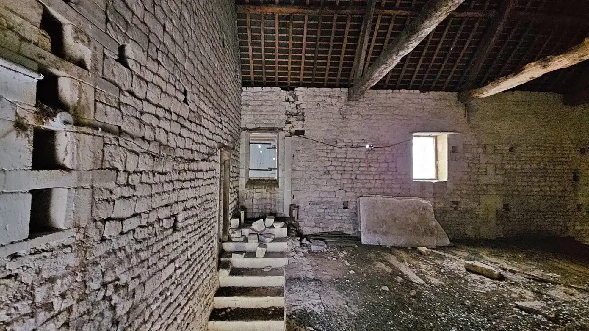 Lot de 3 granges à rénover dans un corps de ferme à Moulins-en-Bessin 