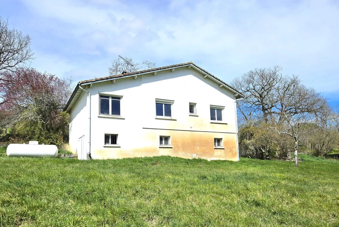 Maison à rénover de 72 m² avec grand terrain à Lusignan-Petit (47) 