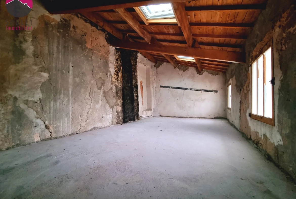 Maison de village à rénover de 90 m² à Mormoiron - Opportunité d'investissement 