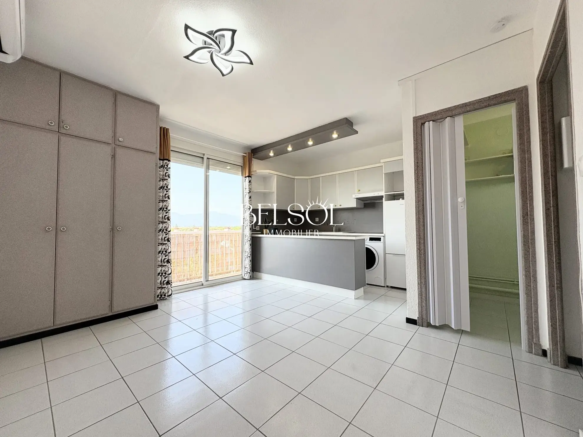 Studio rénové avec terrasse et vue mer à Saint-Cyprien 