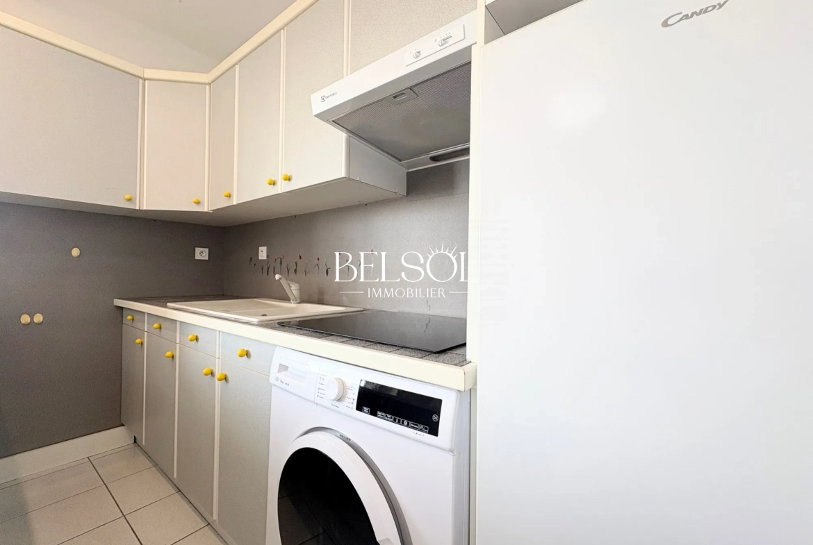 Studio rénové avec terrasse et vue mer à Saint-Cyprien 