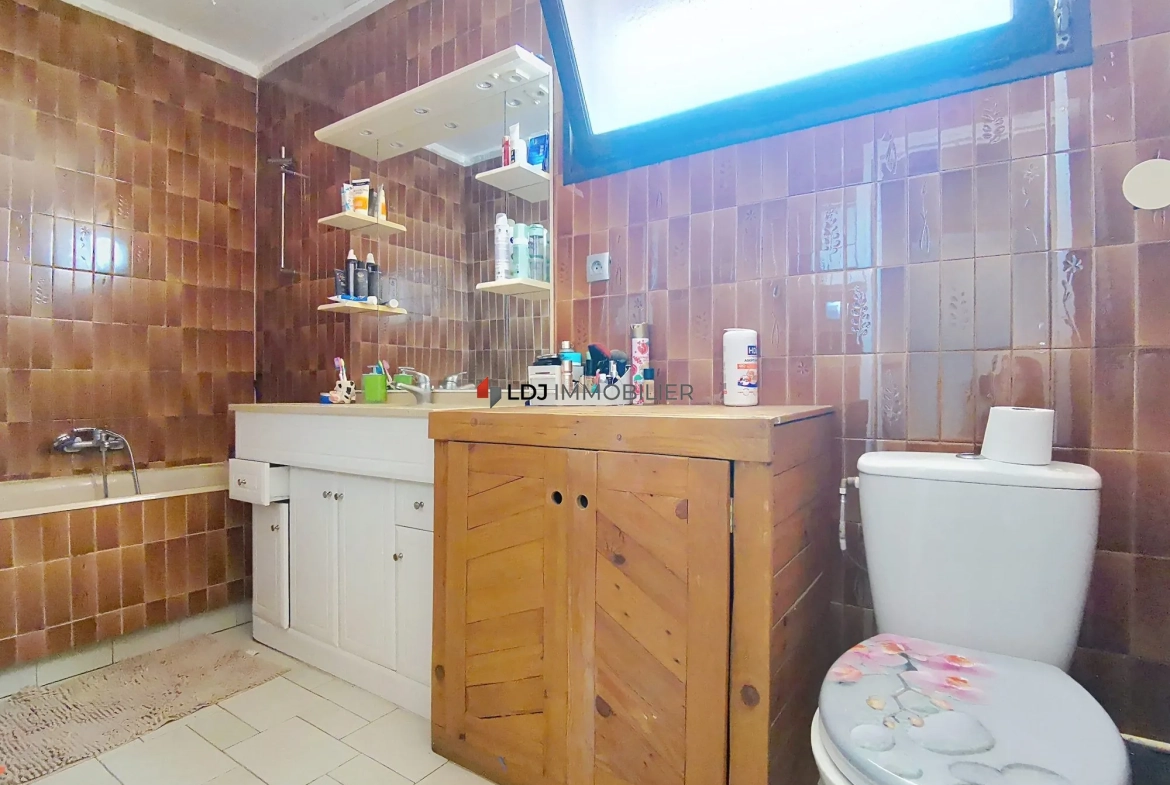 Maison 3 chambres avec garage à Perpignan dans secteur calme 