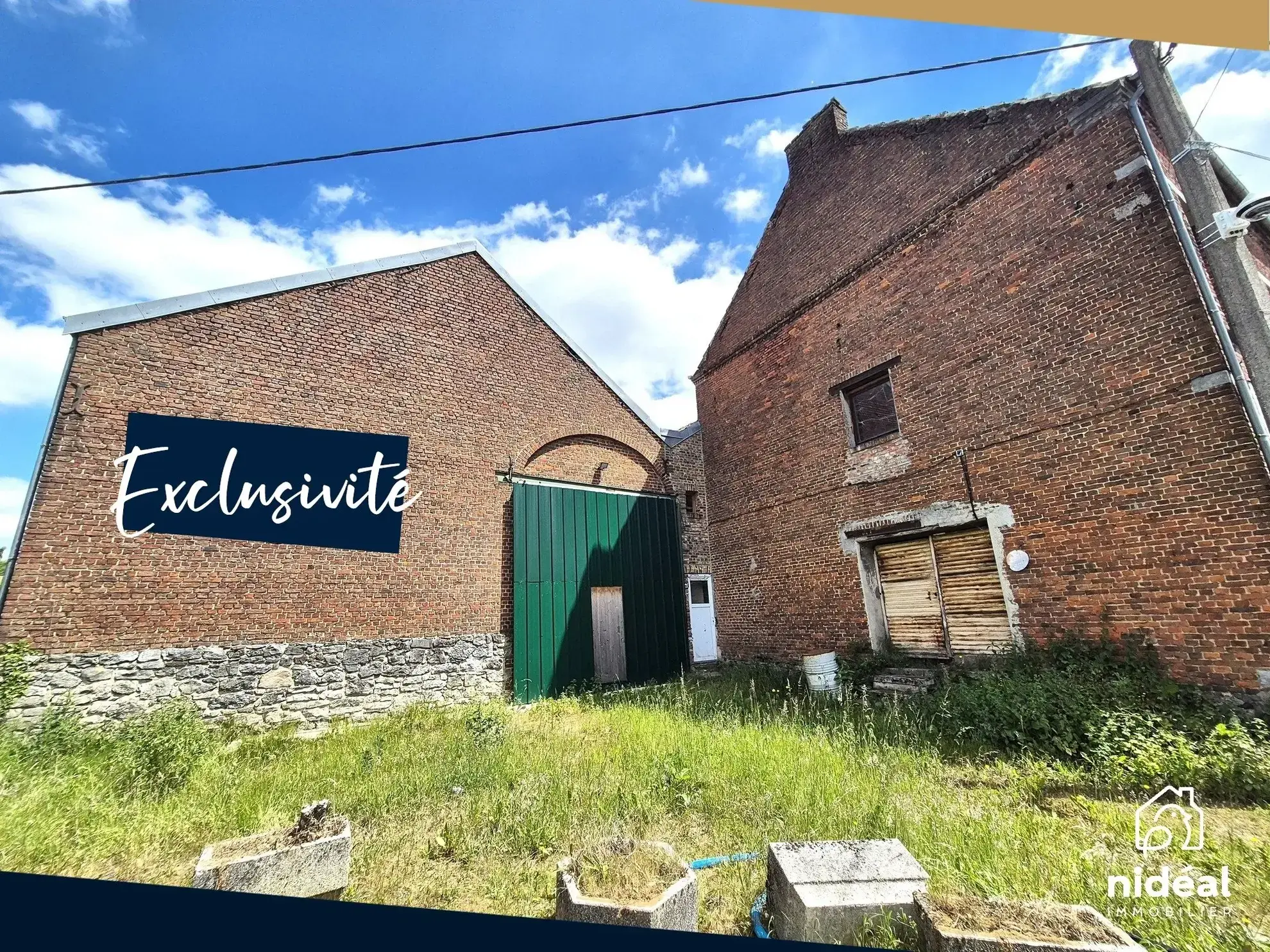 Granges brutes à vendre pour loft ou stockage à la frontière belge 