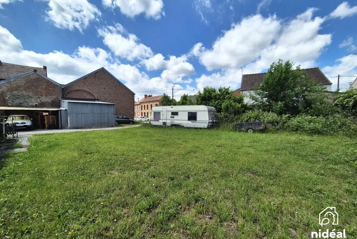 Granges brutes à vendre pour loft ou stockage à la frontière belge 