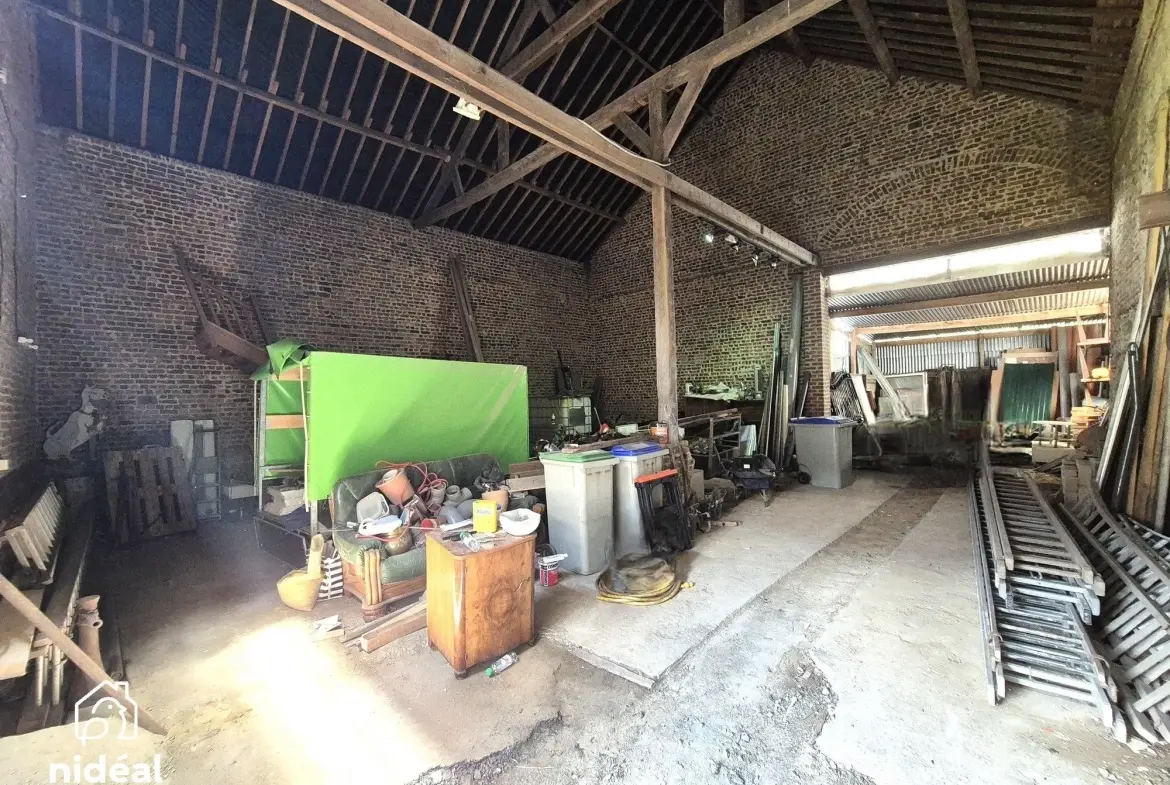 Granges brutes à vendre pour loft ou stockage à la frontière belge 