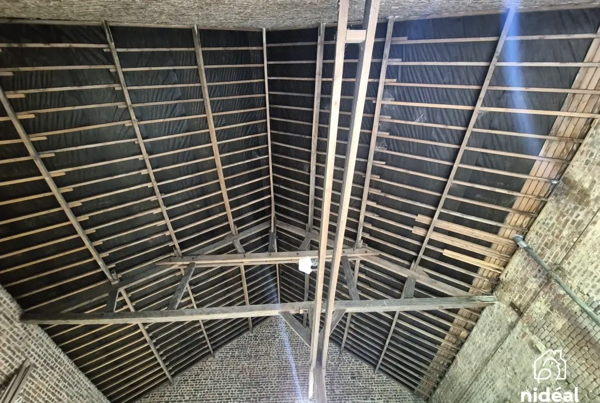 Granges brutes à vendre pour loft ou stockage à la frontière belge 