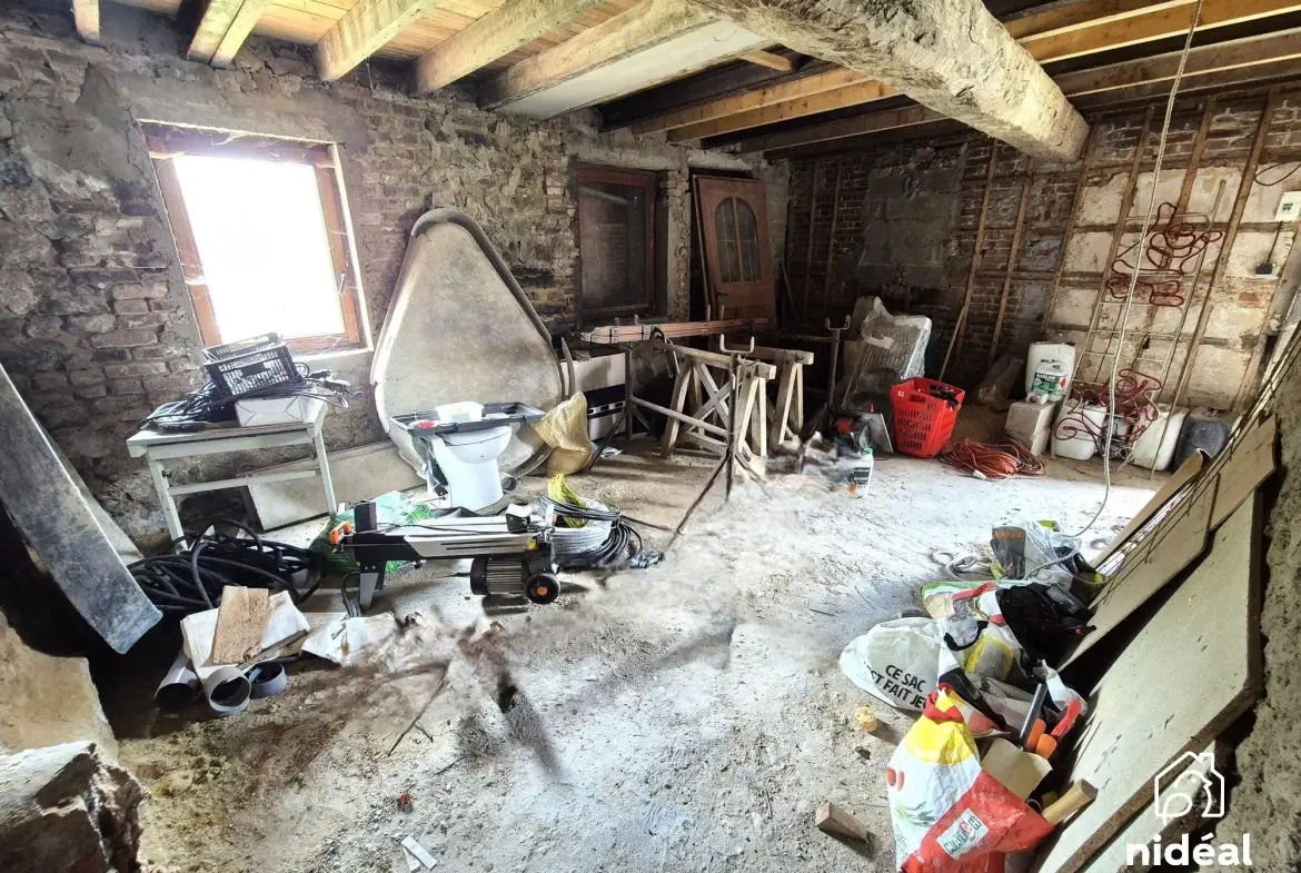 Granges brutes à vendre pour loft ou stockage à la frontière belge 
