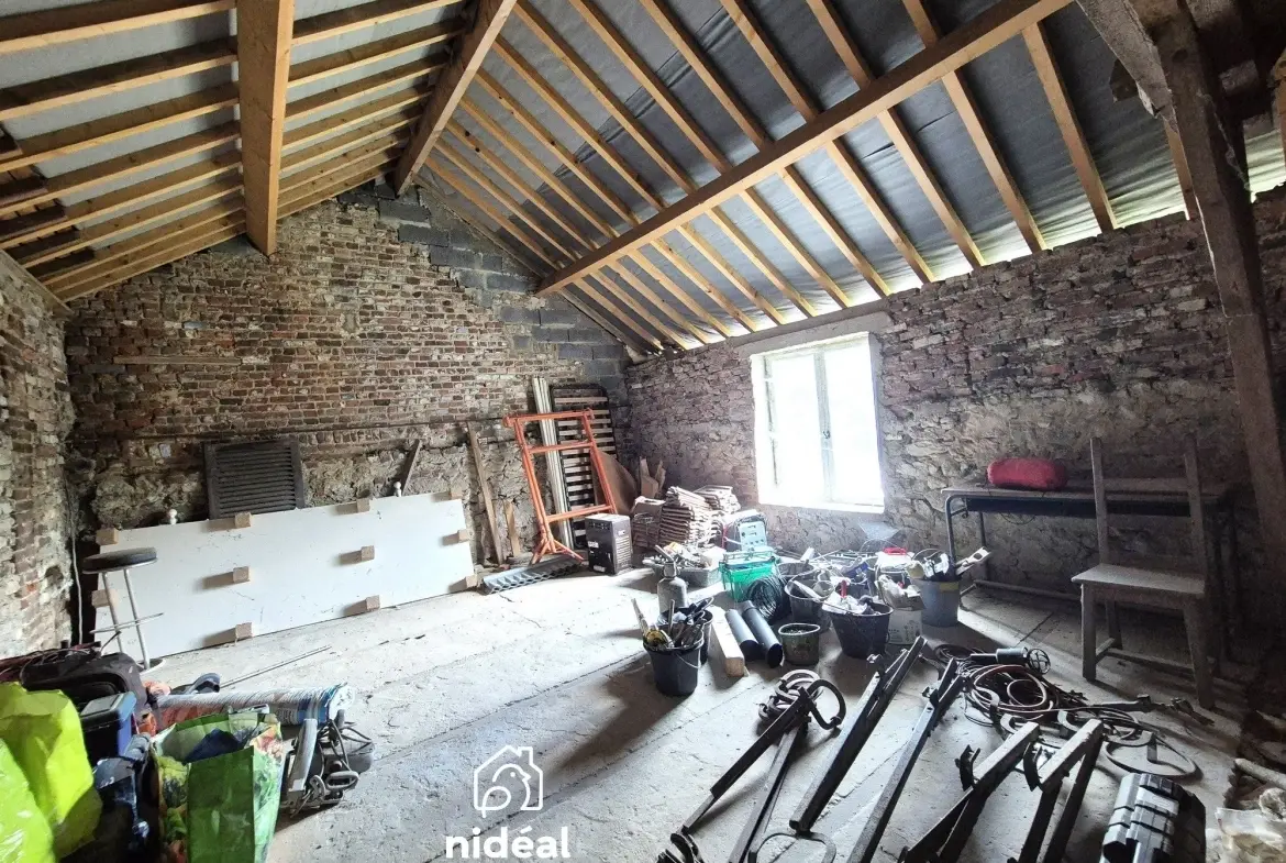 Granges brutes à vendre pour loft ou stockage à la frontière belge 