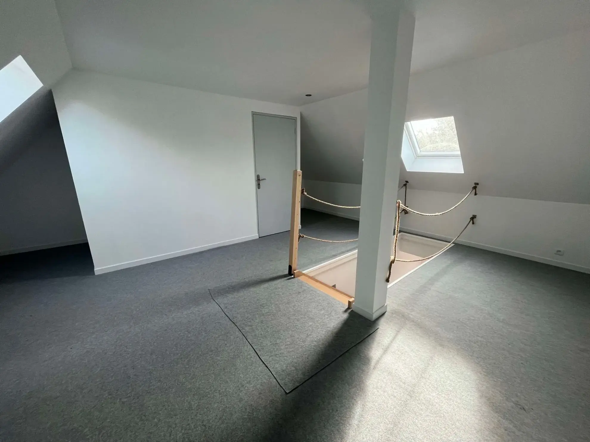 Chambre 3 Charmante maison rénovée à Vebret avec jardin et garage, louée jusqu'en 2026 