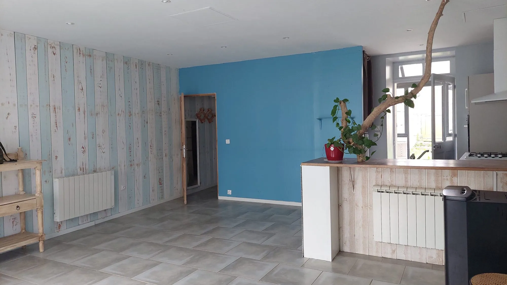 Maison en pierre avec jardinet à Saint-Savinien – Résidence secondaire prête à vivre 