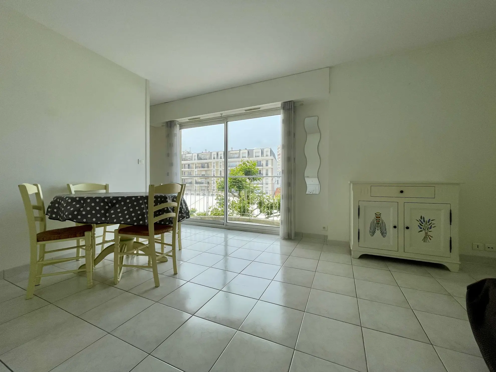 Studio en centre-ville des Sables-d'Olonne, proche plage, avec balcon et cave 