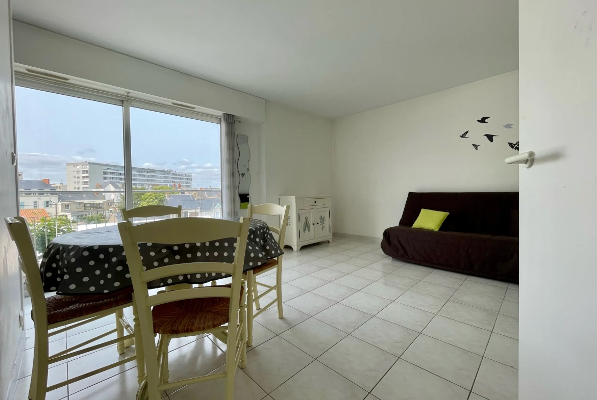 Studio en centre-ville des Sables-d'Olonne, proche plage, avec balcon et cave 