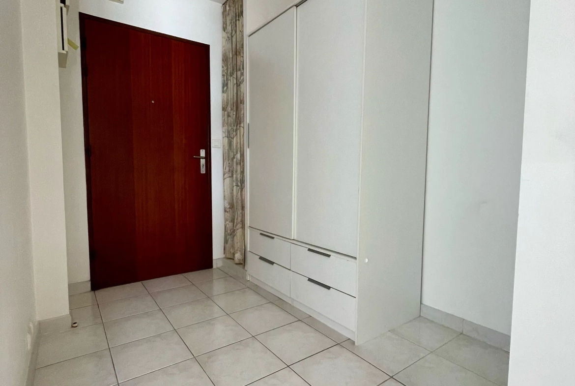 Studio en centre-ville des Sables-d'Olonne, proche plage, avec balcon et cave 