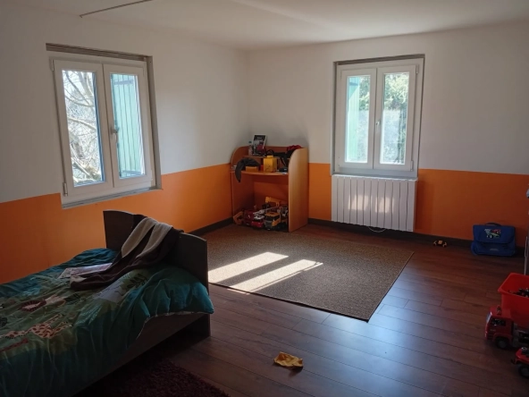 Grande maison de 12 pièces à Foussemagne avec terrain de 21 ares