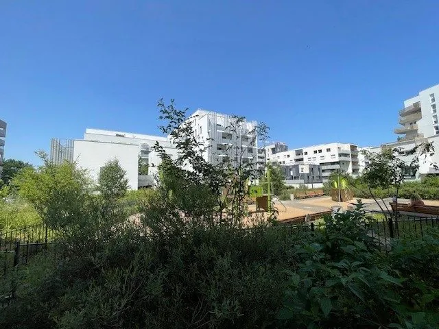 Vente appartement T2 lumineux de 48,87 m² avec terrasse à Rennes 