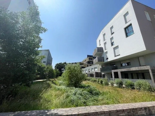 Vente appartement T2 lumineux de 48,87 m² avec terrasse à Rennes 