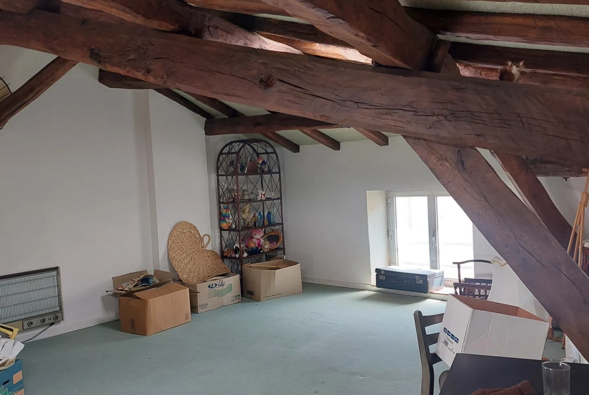 Maison de village avec local commercial à Brusque - potentiel résidentiel et commercial 