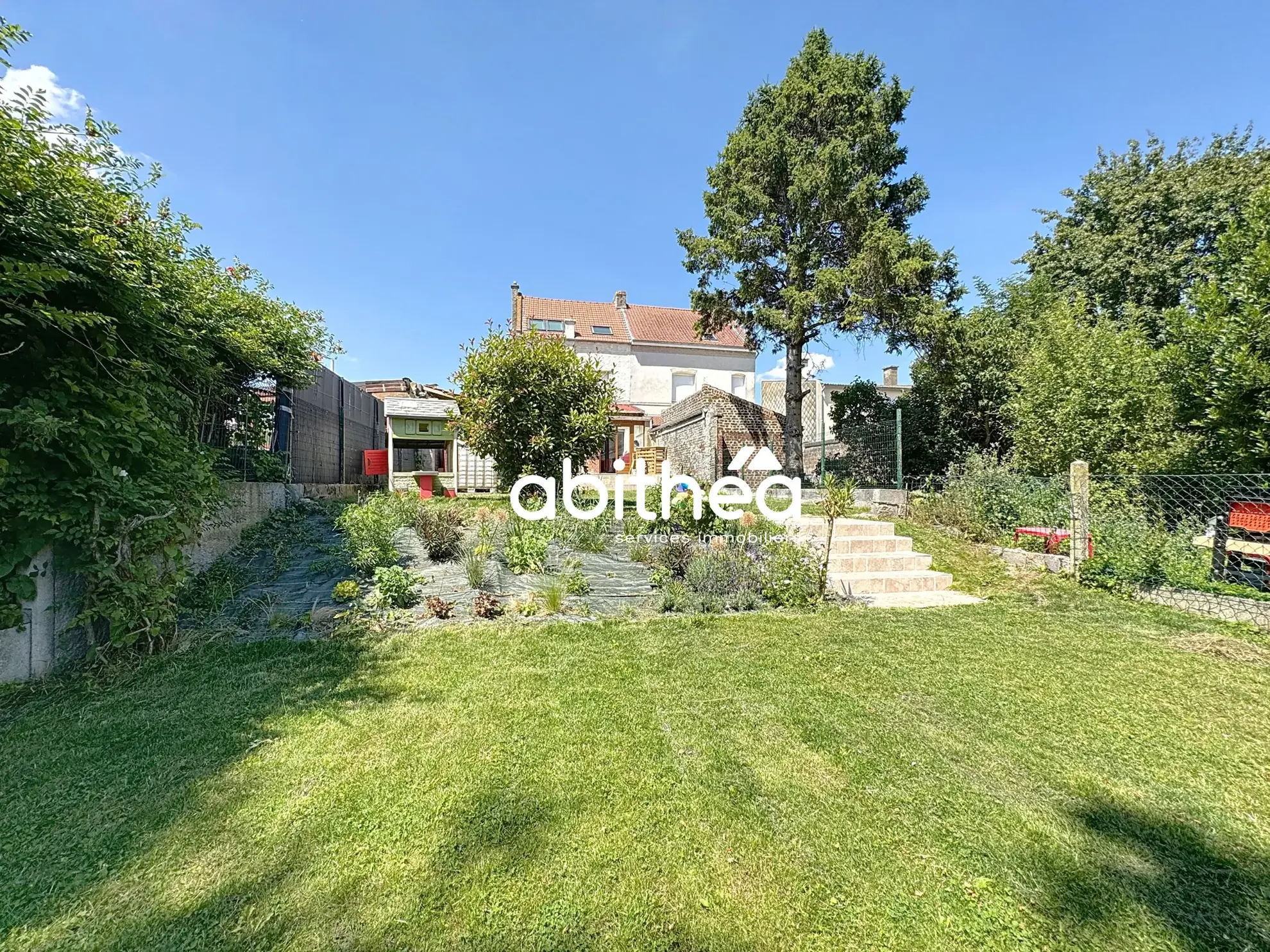 Belle maison familiale de 144 m² à Roeux proche Arras avec jardin et garage 