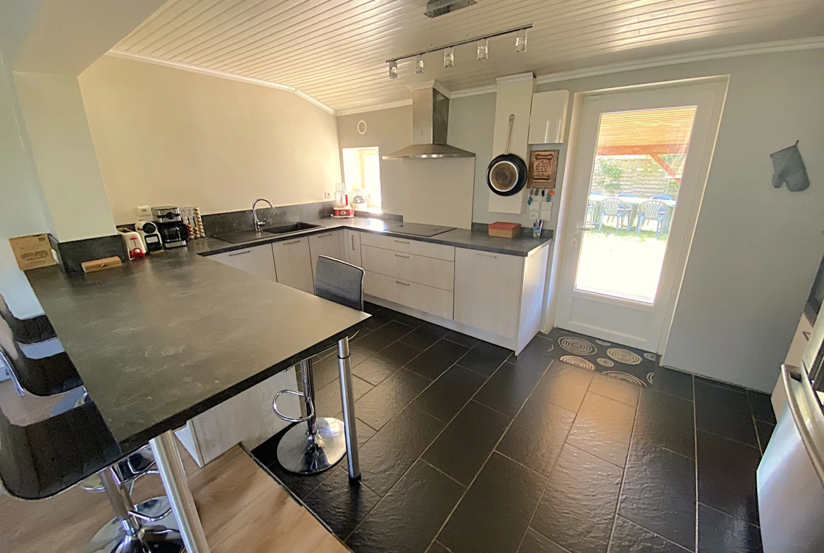 Charmante maison en pierre de 146 m² à Villandraut, proche Bazas et Langon 