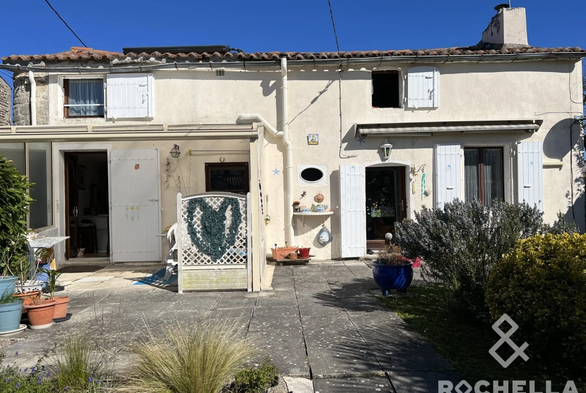 Charmante maison de hameau sans vis-à-vis avec terrasse à Aulnay-de-Saintonge 