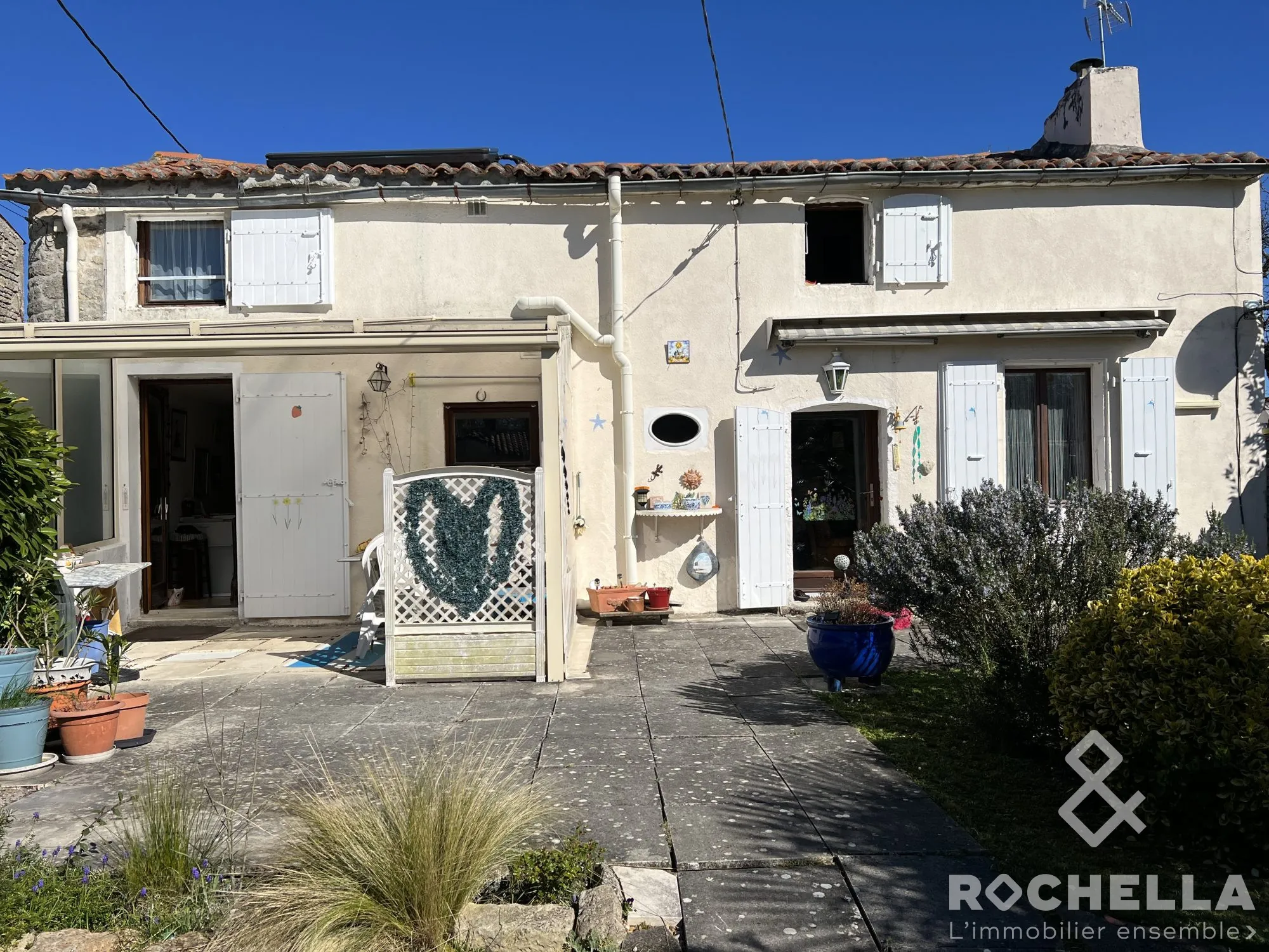 Charmante maison de hameau sans vis-à-vis avec terrasse à Aulnay-de-Saintonge 