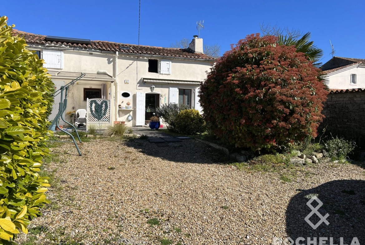 Charmante maison de hameau sans vis-à-vis avec terrasse à Aulnay-de-Saintonge 