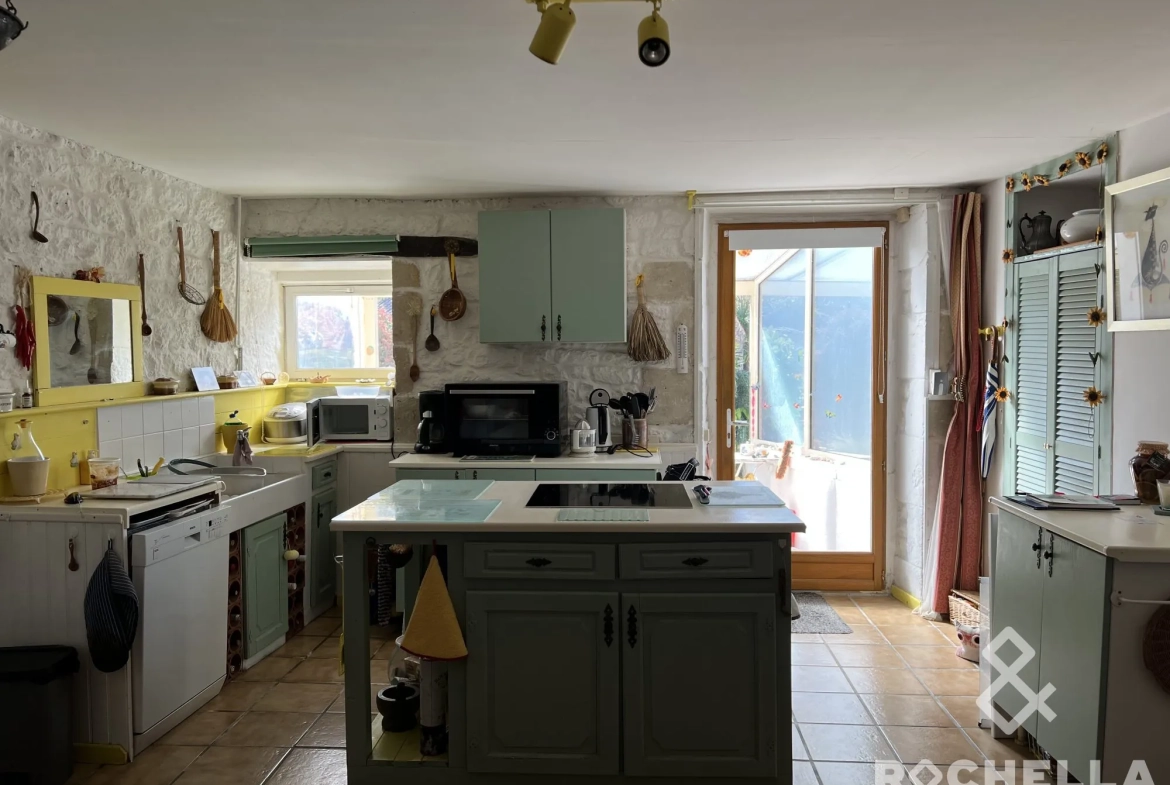 Charmante maison de hameau sans vis-à-vis avec terrasse à Aulnay-de-Saintonge 