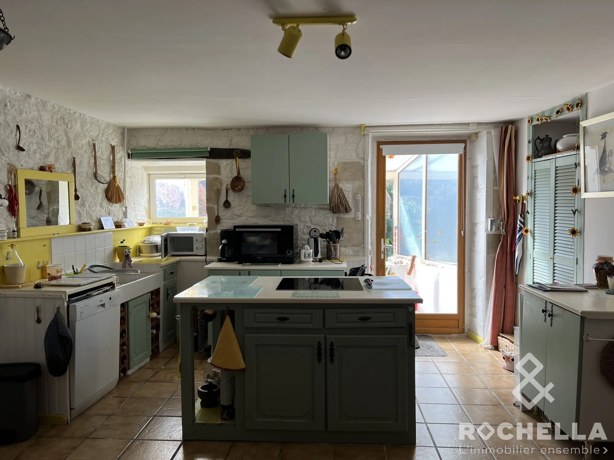 Charmante maison de hameau sans vis-à-vis avec terrasse à Aulnay-de-Saintonge 
