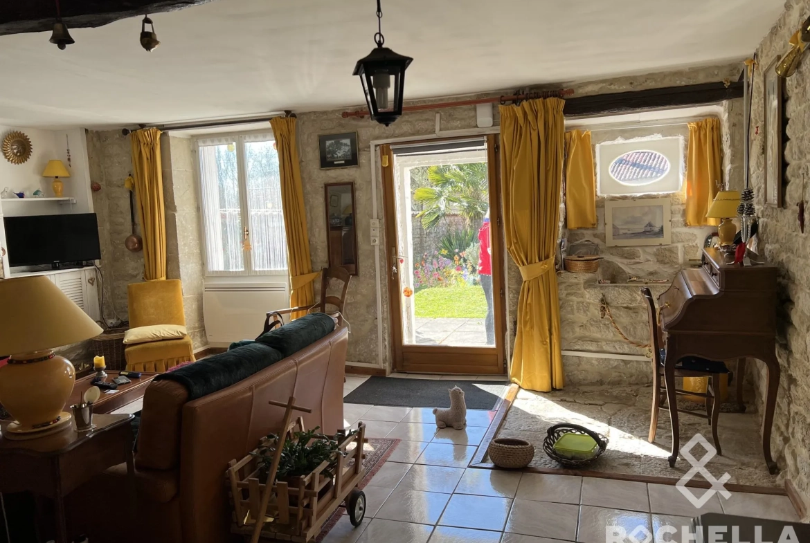 Charmante maison de hameau sans vis-à-vis avec terrasse à Aulnay-de-Saintonge 