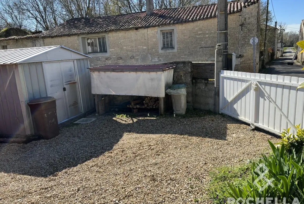 Charmante maison de hameau sans vis-à-vis avec terrasse à Aulnay-de-Saintonge 