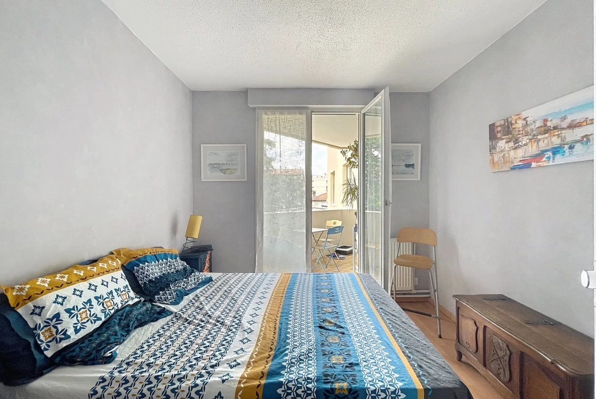Appartement T4 avec terrasse et garage double à Saint-Étienne près de la Place Bellevue 