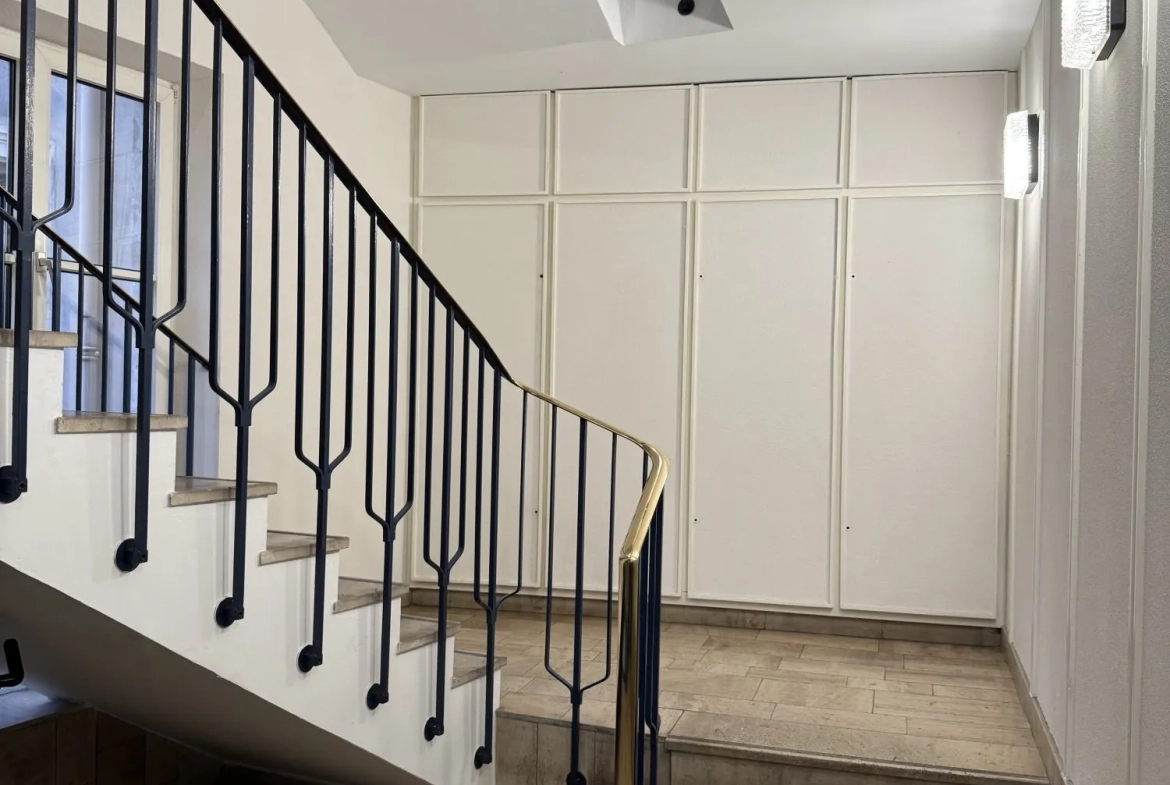 Appartement T4 rénové à Nancy, proche de la Place Stanislas avec garage, faible consommation énergique 