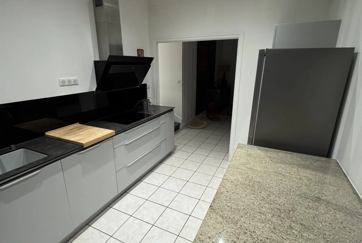 Appartement T4 rénové à Nancy, proche de la Place Stanislas avec garage, faible consommation énergique 