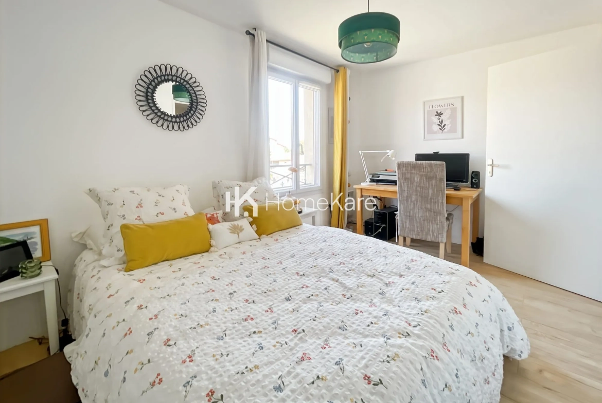 À vendre maison mitoyenne de 85 m² à Bressols avec jardin et garage 