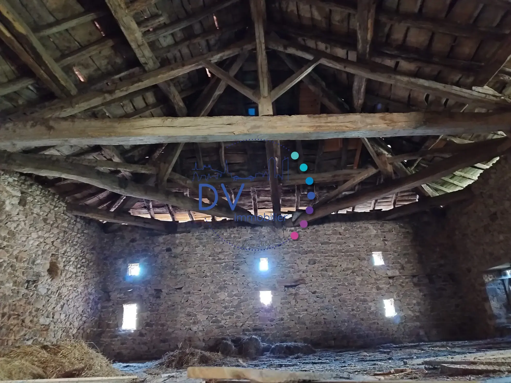 Ferme ancienne à rénover avec dépendances au cœur du Haut Beaujolais 