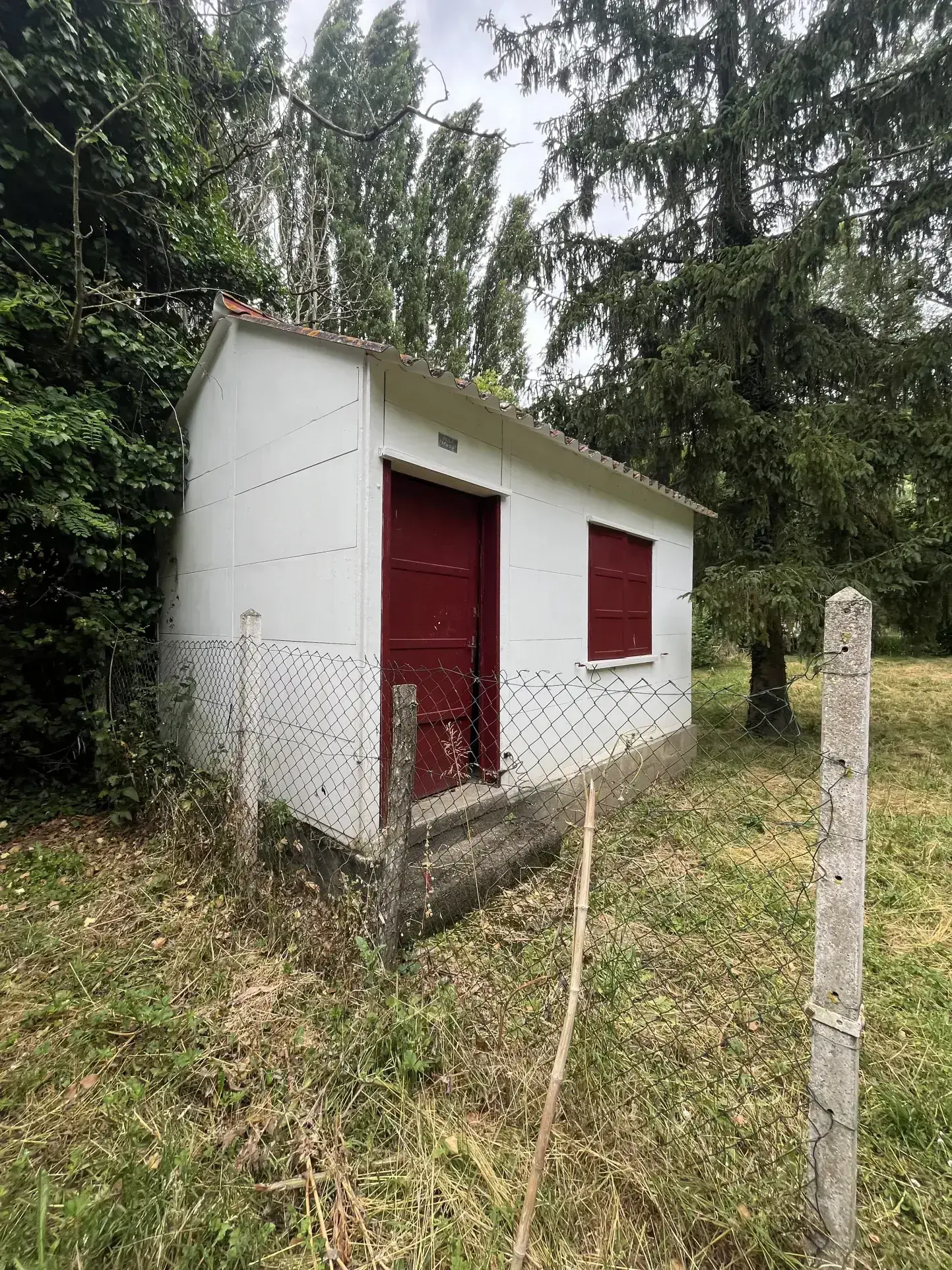 Charmant terrain de pêche de 235 m² en bordure de la rivière le Thouet à Saint-Jacques-de-Thouars 